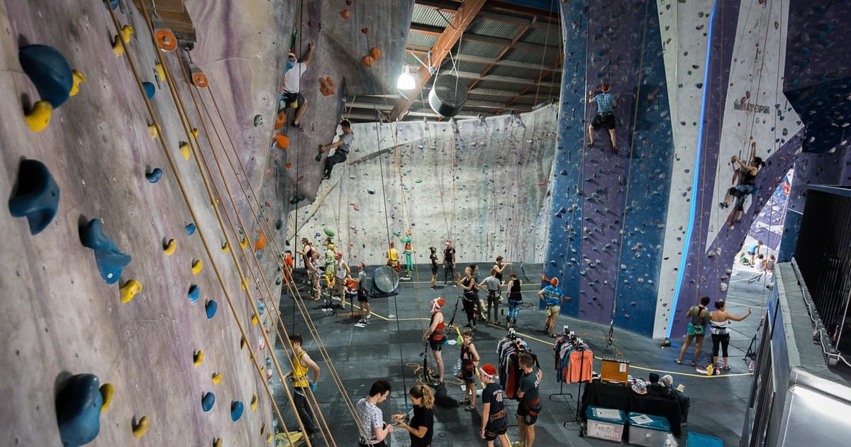 室內攀岩場 (Urban Climb)