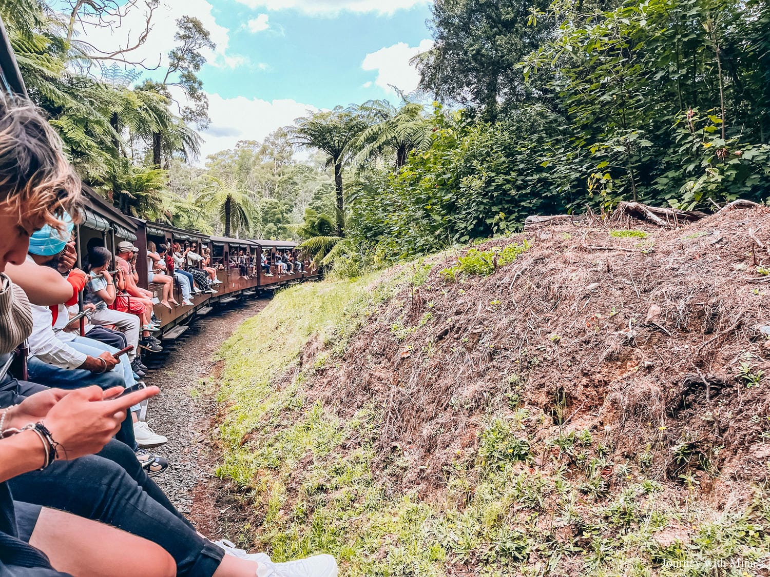 【普芬比利蒸汽小火車】2025年7-12月訂票/交通/一日遊攻略!Puffing Billy Railway腳竟可伸出車窗? - 第7張圖 普芬比利蒸汽火車