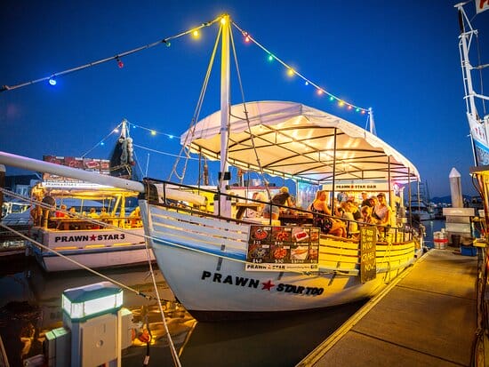 澳洲凱恩斯大堡礁必體驗活動（豪華渡輪、直升機、水上海鮮餐廳）