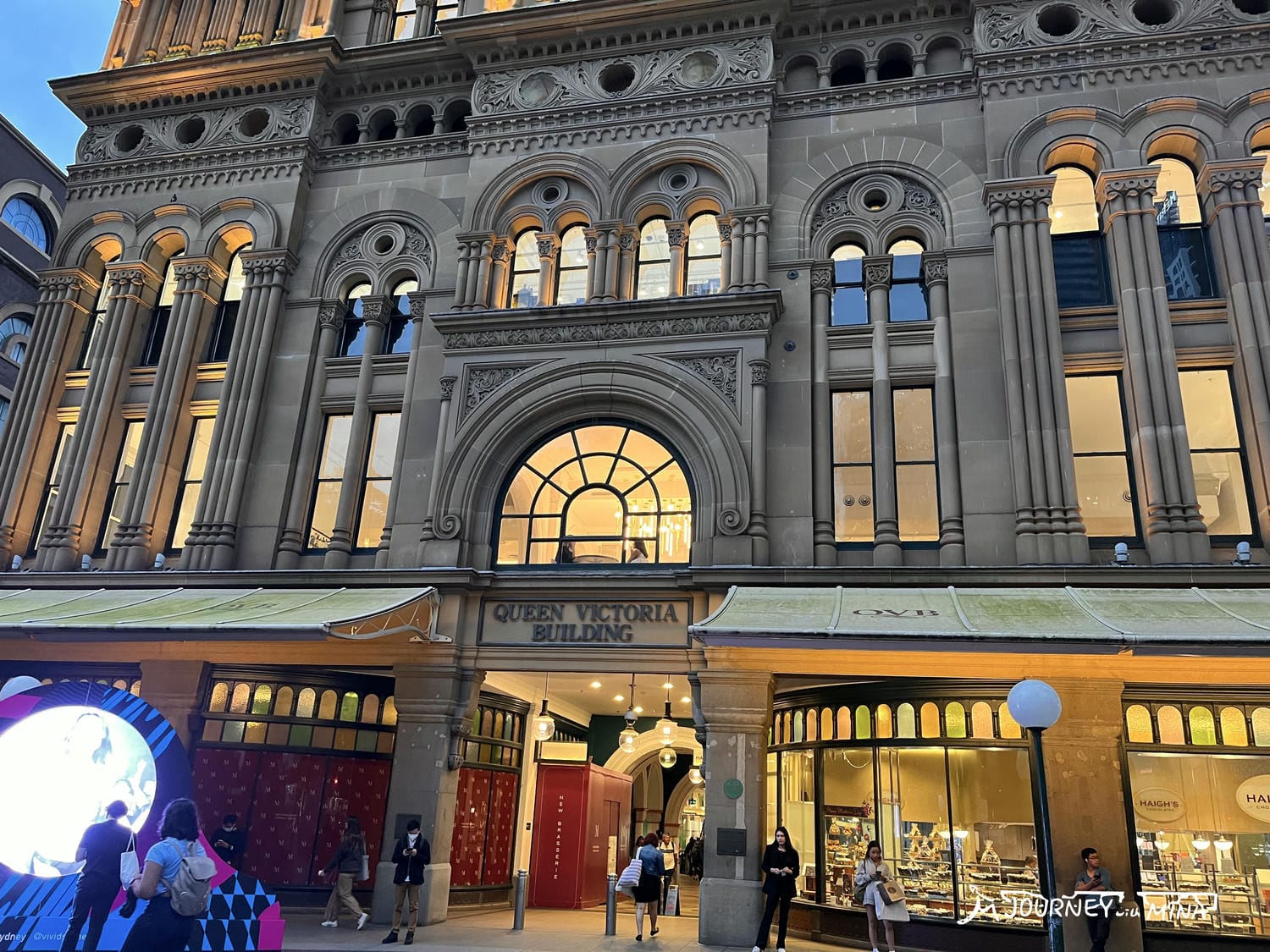 雪梨維多利亞女王大廈 Queensland Victory Building(QVB)