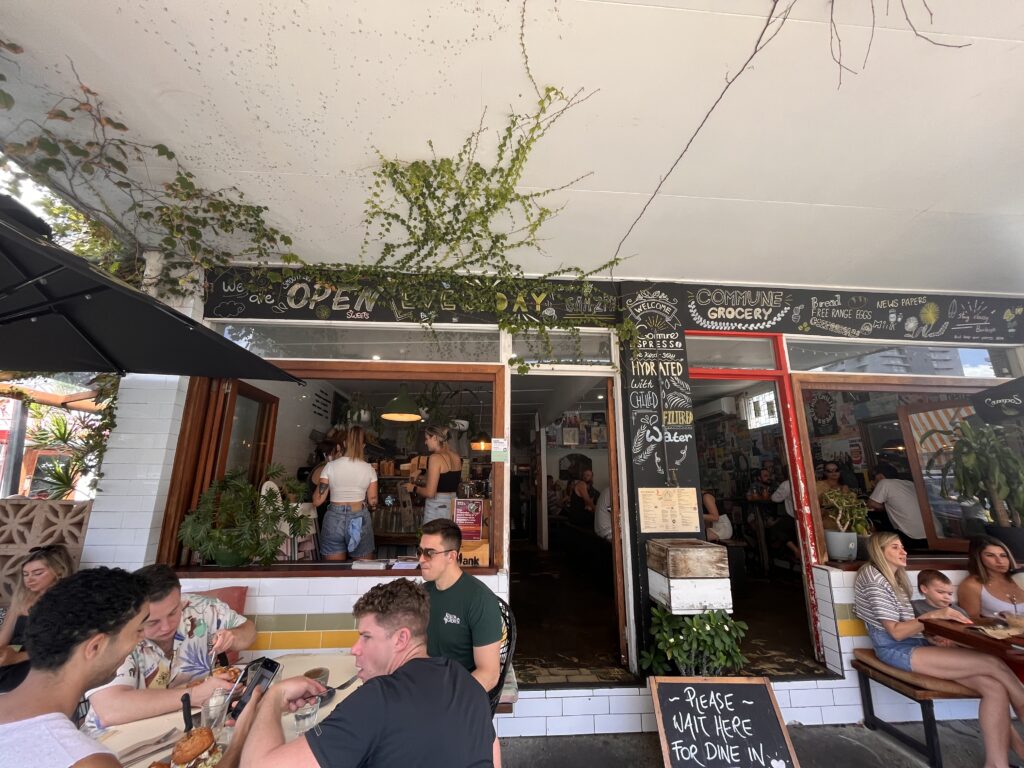【黃金海岸美食】7 家當地人也推薦人氣早午餐咖啡廳 Commune Cafe
