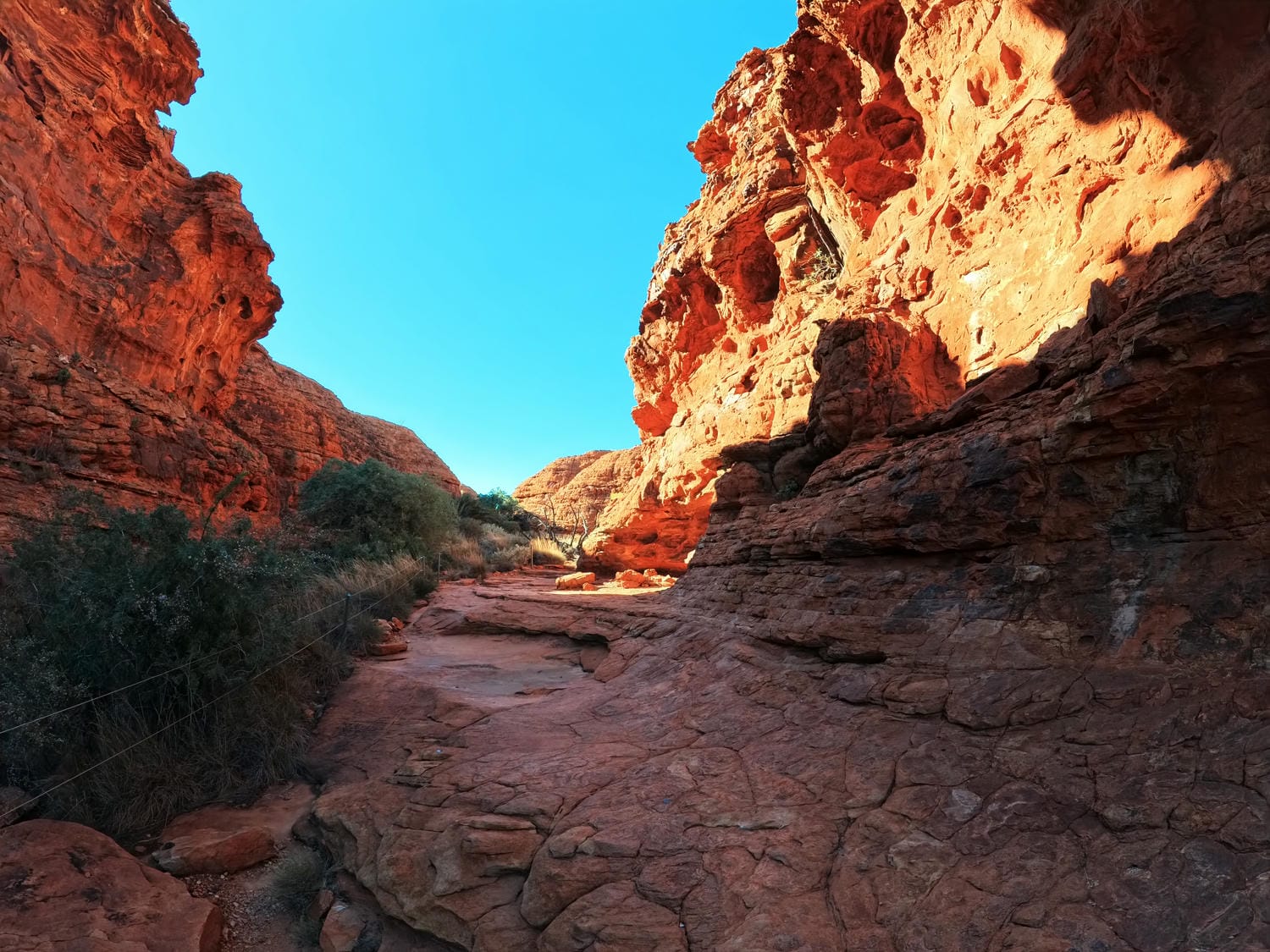 【烏魯魯國王峽谷】 Kings Canyon 一日遊健行路線怎麼走?登山路線/必拍景點/必雷Tips - 第1張圖 烏魯魯景點【國王峽谷】 Kings Canyon 一日遊健行路線怎麼走?