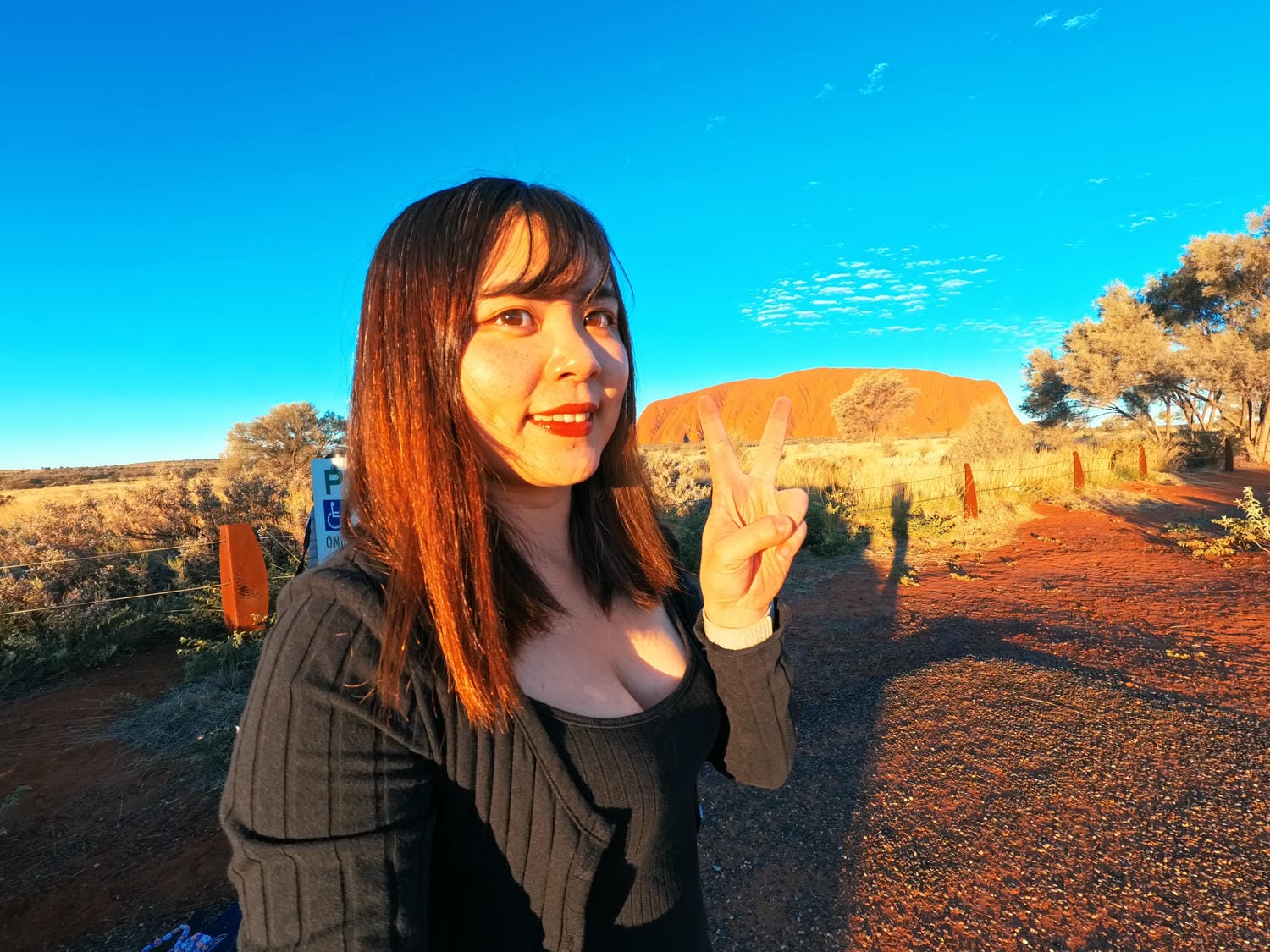 在烏魯魯巨石下喝香檳看日落！太享受的人生體驗